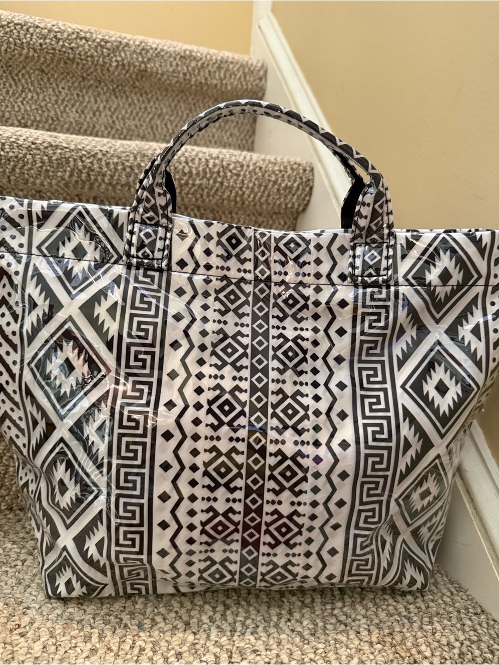 Black Patterned Tote Bag - Women - Picture 3 of 7
